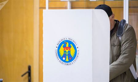 Peste 100 de tineri alegători familiarizați cu procedura de vot și motivați să participe la alegeri